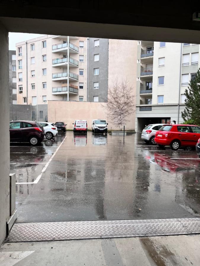 Le Verrieres - Cozy Avec Balcon Proche De La Gare Apartment